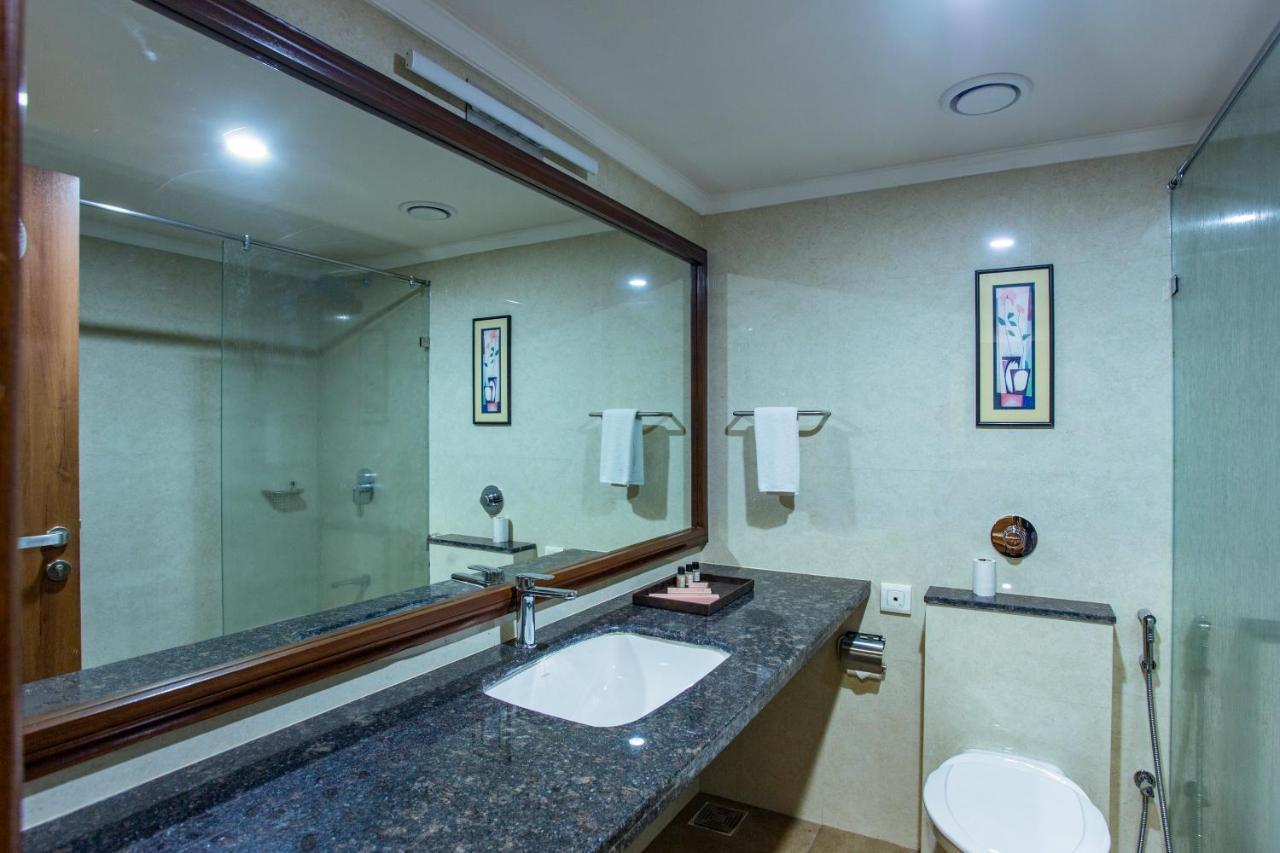 Hotel The Grand Regency Radźkot Zewnętrze zdjęcie