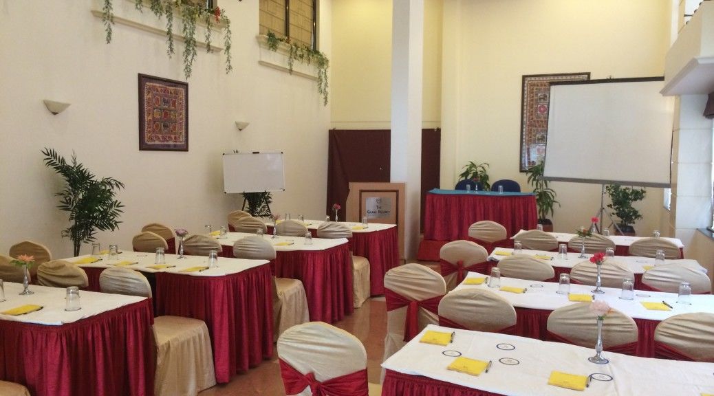 Hotel The Grand Regency Radźkot Zewnętrze zdjęcie